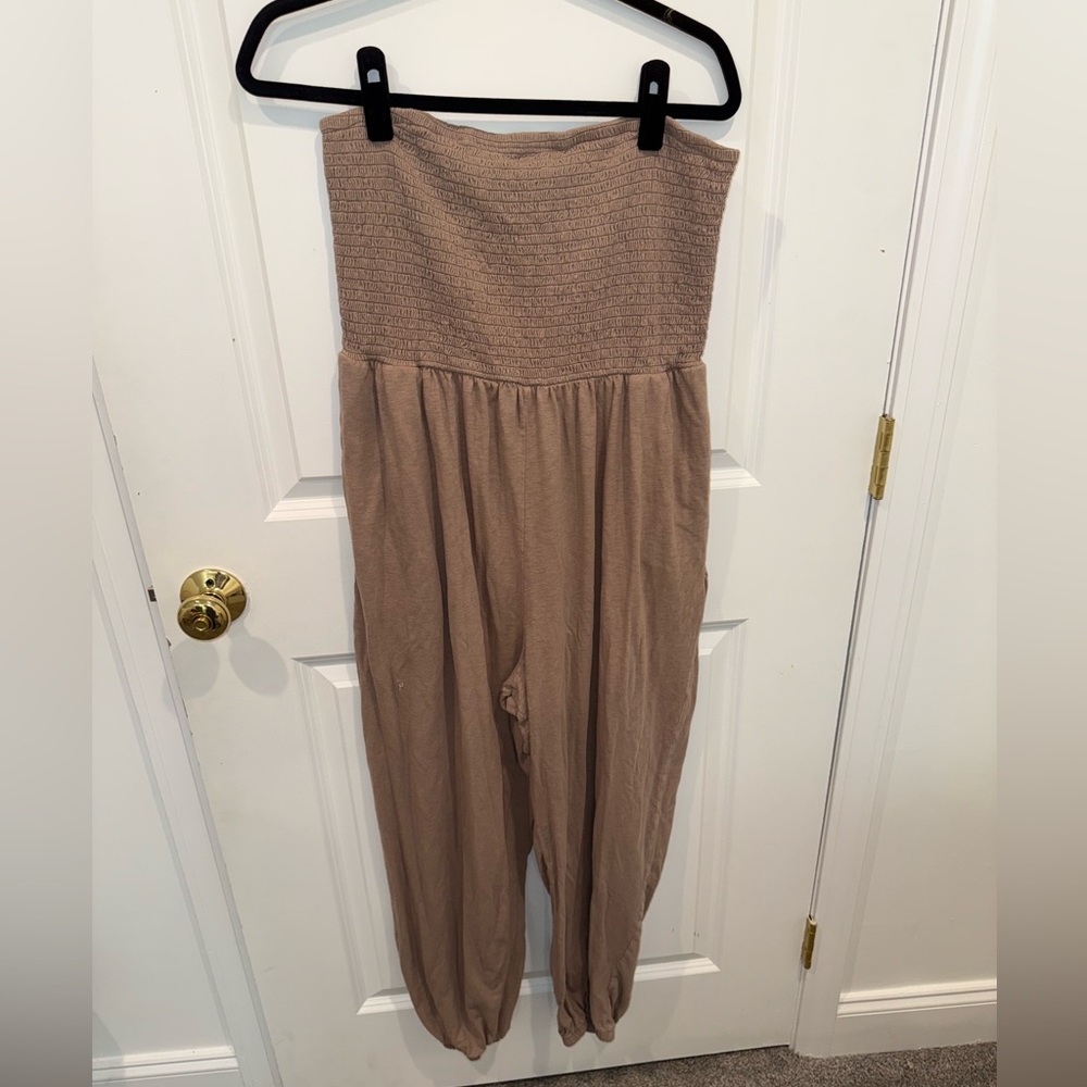 American Eagle Taupe Ribbed Sweater